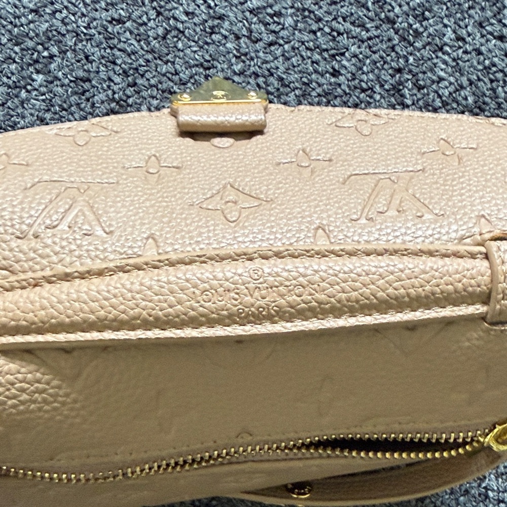 Pochette Metis East West Smoke LV Bag - Picture 7 of 7